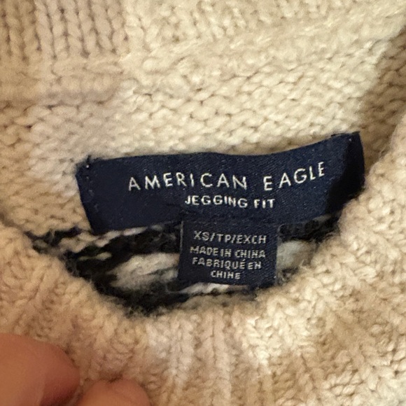American Eagle Outfitters Black and Cream Patterned Sweater🩵 - Picture 3 of 5